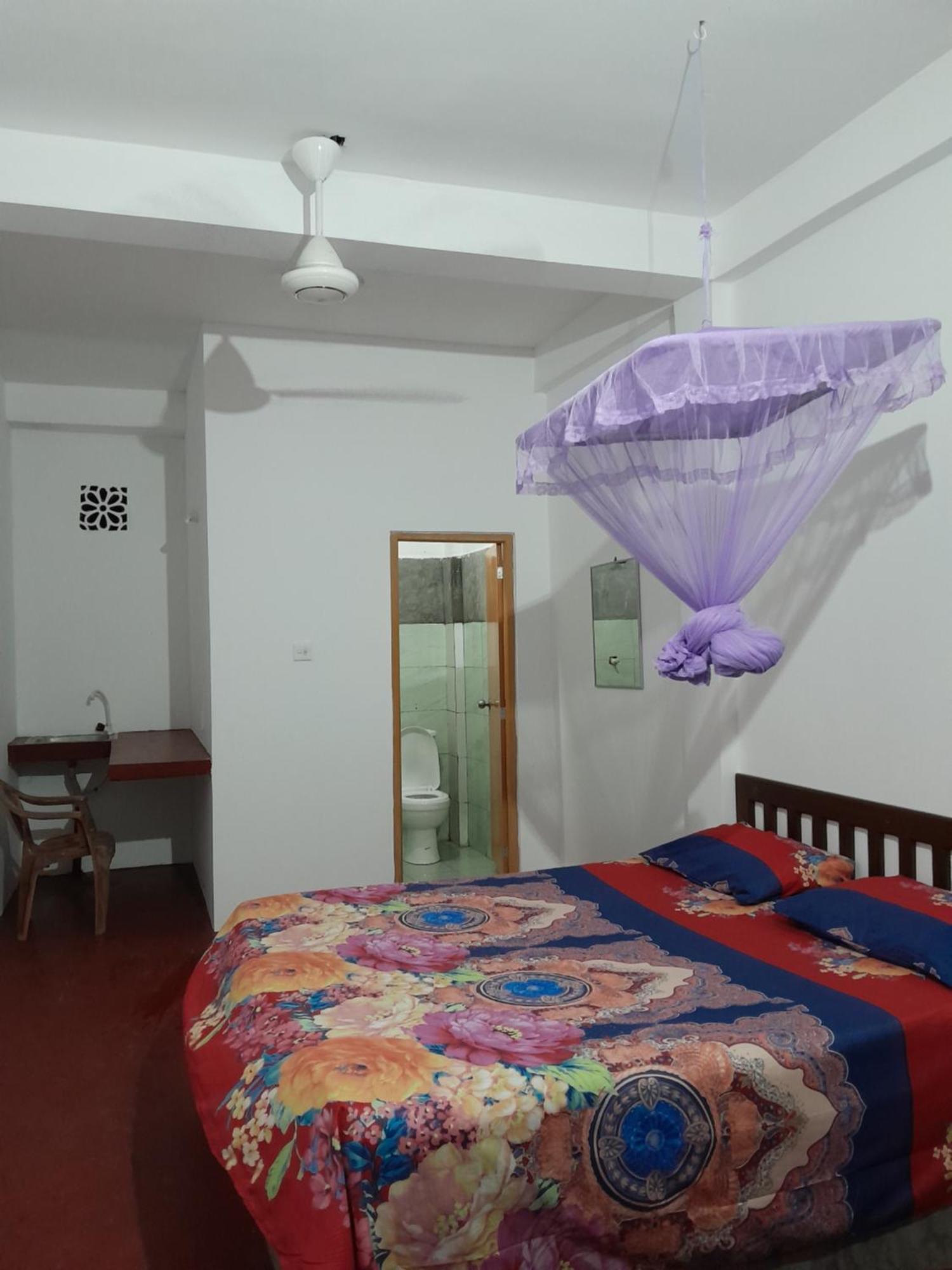 Villa 64 Katunayake Room photo